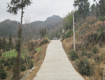 我们履行承诺，我们在为贫困地区学生举行爱心助学活动行动着