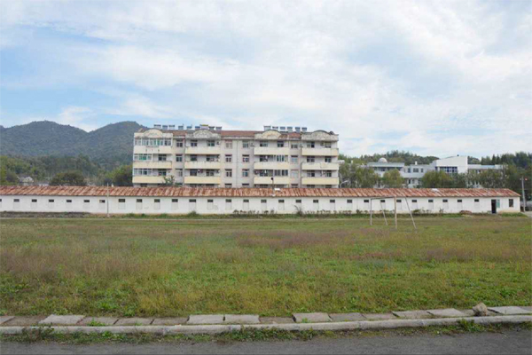 蓝天下的挚爱-良时智能捐赠晓天中学