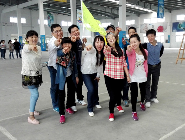 上海良时青年突击队拓展训练室内游戏宇宙之星队POSS队形！